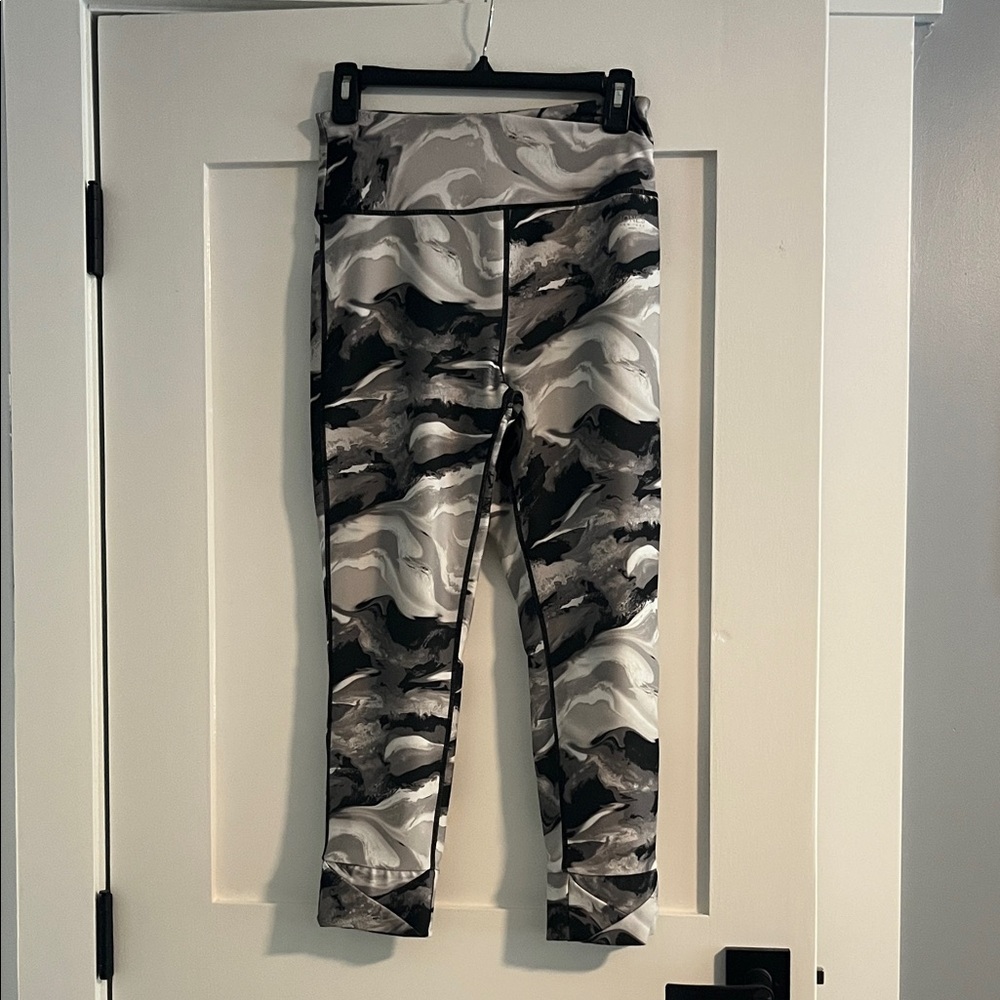 Jones New York Monochrome Swirl Leggings